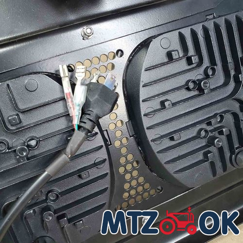 Полочка ручки двери МТЗ УК (пластик) Полочка ручки двери МТЗ УК (пластик)