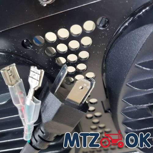 Полочка ручки двери МТЗ УК (пластик) Полочка ручки двери МТЗ УК (пластик)