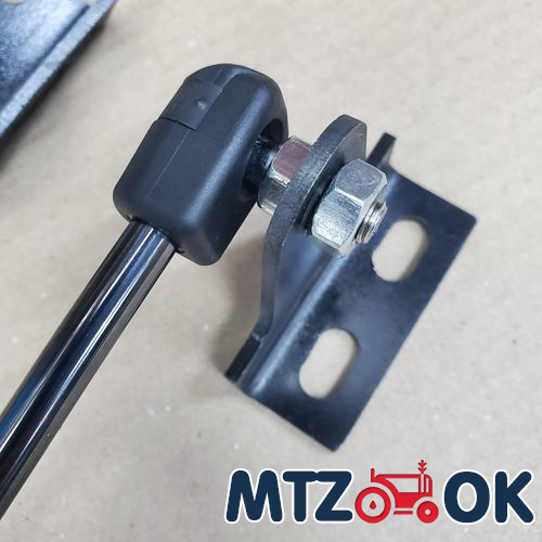 Полочка ручки двери МТЗ УК (пластик) Полочка ручки двери МТЗ УК (пластик)