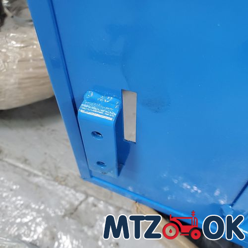 Капот МТЗ 892 в сборе (без боковин) (собств. пр-во) 90-8402020 Капот МТЗ 892 в сборе (без боковин) (собств. пр-во) 90-8402020