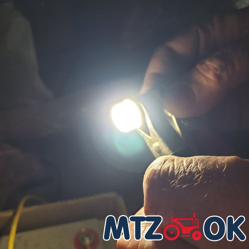 Полочка ручки двери МТЗ УК правая в сборе (прикуриватель. USB-зарядка. держатель телефона) (пластик) 80-6708600-П-СБ Полочка ручки двери МТЗ УК правая в сборе (прикуриватель. USB-зарядка. держатель телефона) (пластик) 80-6708600-П-СБ