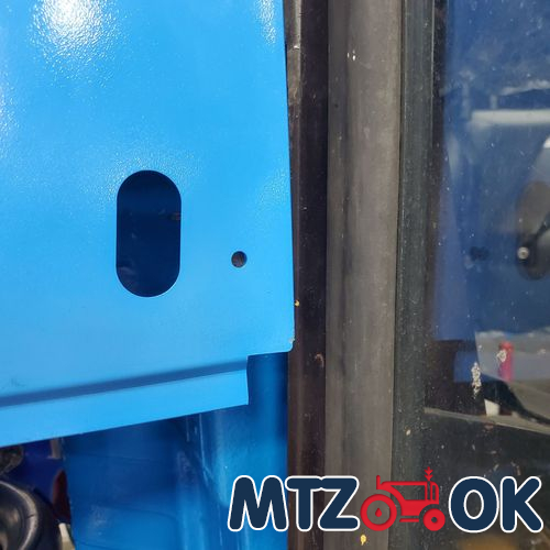 Капот МТЗ 892 в сборе (без боковин) (собств. пр-во) 90-8402020 Капот МТЗ 892 в сборе (без боковин) (собств. пр-во) 90-8402020