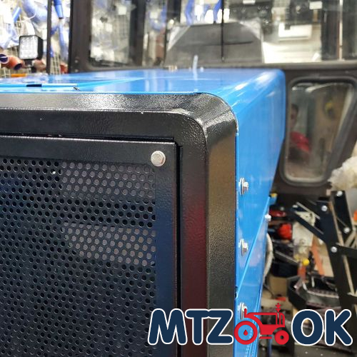 Капот МТЗ 892 в сборе (без боковин) (собств. пр-во) 90-8402020 Капот МТЗ 892 в сборе (без боковин) (собств. пр-во) 90-8402020