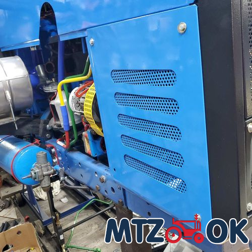 Капот МТЗ 892 в сборе (без боковин) (собств. пр-во) 90-8402020 Капот МТЗ 892 в сборе (без боковин) (собств. пр-во) 90-8402020