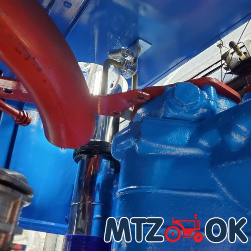 Капот МТЗ 892 в сборе (без боковин) (собств. пр-во) 90-8402020 Капот МТЗ 892 в сборе (без боковин) (собств. пр-во) 90-8402020