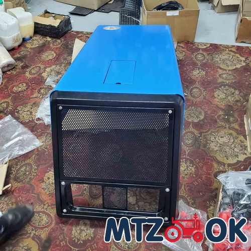 Капот МТЗ 892 в сборе (без боковин) (собств. пр-во) 90-8402020 Капот МТЗ 892 в сборе (без боковин) (собств. пр-во) 90-8402020