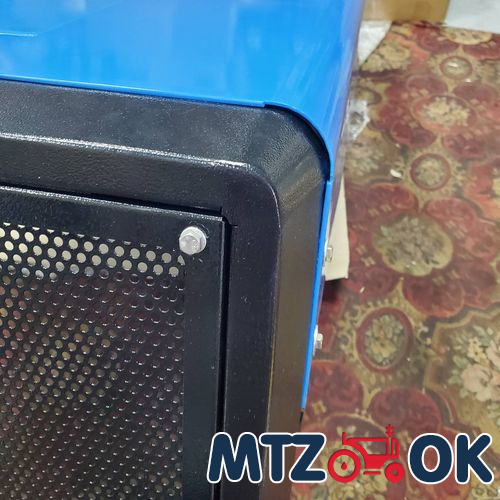 Капот МТЗ 892 в сборе (без боковин) (собств. пр-во) 90-8402020 Капот МТЗ 892 в сборе (без боковин) (собств. пр-во) 90-8402020