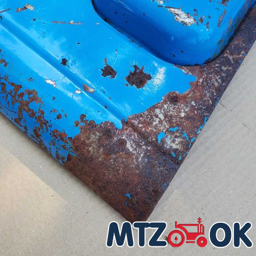 Капот МТЗ 892 в сборе (без боковин) (собств. пр-во) 90-8402020 Капот МТЗ 892 в сборе (без боковин) (собств. пр-во) 90-8402020