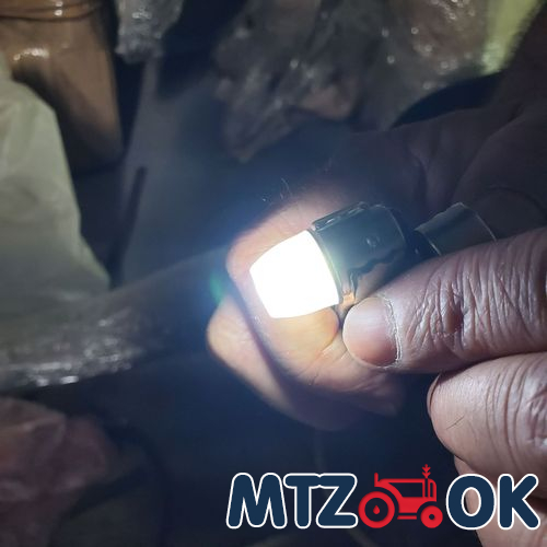 Полочка ручки двери МТЗ УК правая в сборе (прикуриватель. USB-зарядка. держатель телефона) (пластик) 80-6708600-П-СБ Полочка ручки двери МТЗ УК правая в сборе (прикуриватель. USB-зарядка. держатель телефона) (пластик) 80-6708600-П-СБ