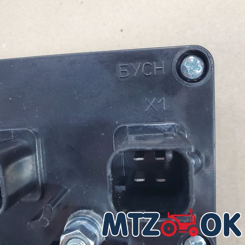 Полочка ручки двери МТЗ УК правая в сборе (прикуриватель. USB-зарядка. держатель телефона) (пластик) 80-6708600-П-СБ Полочка ручки двери МТЗ УК правая в сборе (прикуриватель. USB-зарядка. держатель телефона) (пластик) 80-6708600-П-СБ