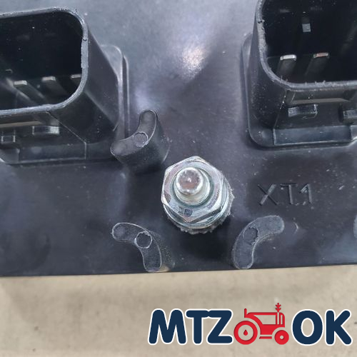 Полочка ручки двери МТЗ УК правая в сборе (прикуриватель. USB-зарядка. держатель телефона) (пластик) 80-6708600-П-СБ Полочка ручки двери МТЗ УК правая в сборе (прикуриватель. USB-зарядка. держатель телефона) (пластик) 80-6708600-П-СБ