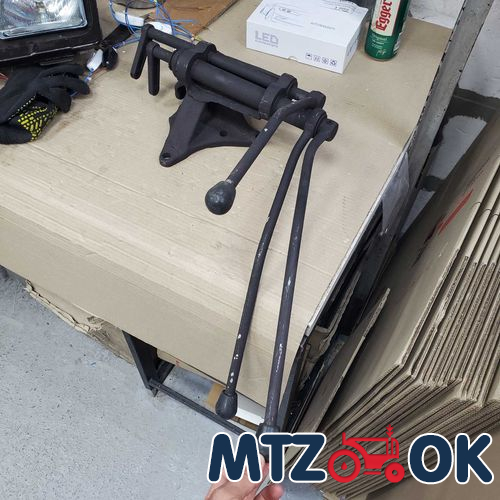 Капот МТЗ 892 в сборе (без боковин) (собств. пр-во) 90-8402020 Капот МТЗ 892 в сборе (без боковин) (собств. пр-во) 90-8402020