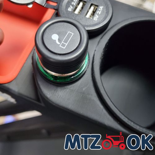 Полочка ручки двери МТЗ УК правая в сборе (прикуриватель. USB-зарядка. держатель телефона) (пластик) 80-6708600-П-СБ Полочка ручки двери МТЗ УК правая в сборе (прикуриватель. USB-зарядка. держатель телефона) (пластик) 80-6708600-П-СБ