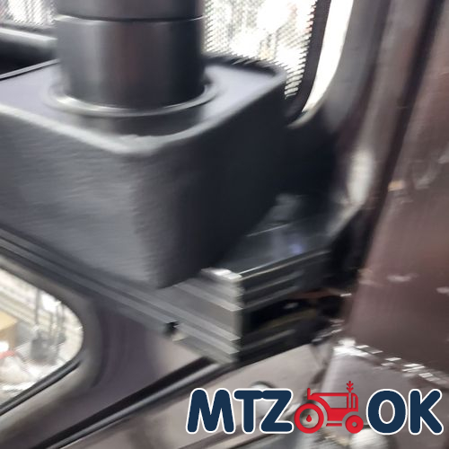 Полочка ручки двери МТЗ УК правая (голая) (пластик) 80-6708600-П Полочка ручки двери МТЗ УК правая (голая) (пластик) 80-6708600-П