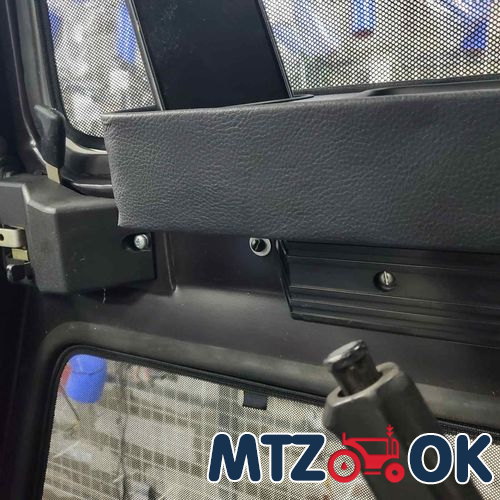 Полочка ручки двери МТЗ УК правая (голая) (пластик) 80-6708600-П Полочка ручки двери МТЗ УК правая (голая) (пластик) 80-6708600-П