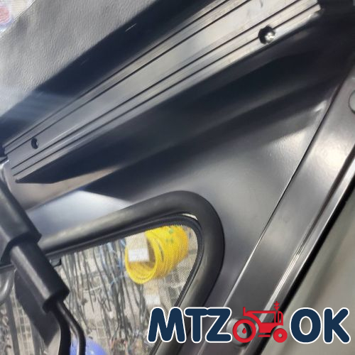 Полочка ручки двери МТЗ УК правая (голая) (пластик) 80-6708600-П Полочка ручки двери МТЗ УК правая (голая) (пластик) 80-6708600-П