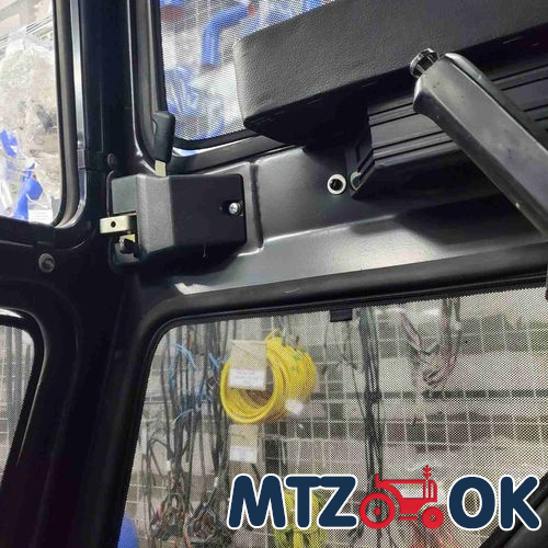 Полочка ручки двери МТЗ УК правая (голая) (пластик) 80-6708600-П Полочка ручки двери МТЗ УК правая (голая) (пластик) 80-6708600-П