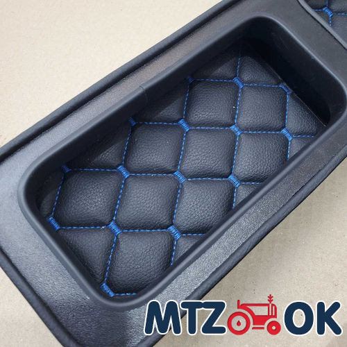 Полочка ручки двери МТЗ УК правая (голая) (пластик) 80-6708600-П Полочка ручки двери МТЗ УК правая (голая) (пластик) 80-6708600-П