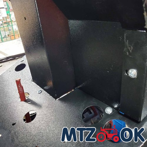 Обшивка торпеды МТЗ УК н/о 4 предмета (металл) (собств. пр-во) к-т Обшивка торпеды МТЗ УК н/о 4 предмета (металл) (собств. пр-во) к-т