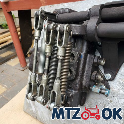 Пружина для рычагов распределителя МТЗ (АНТИШУМ) (к-т. 3шт) 3 и 2мм Пружина для рычагов распределителя МТЗ (АНТИШУМ) (к-т. 3шт) 3 и 2мм