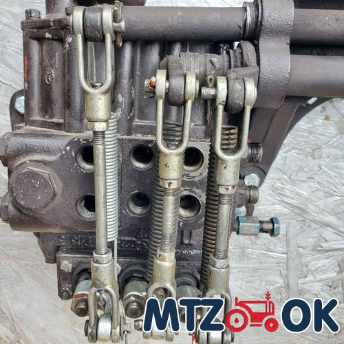 Пружина для рычагов распределителя МТЗ (АНТИШУМ) (к-т. 3шт) 3 и 2мм Пружина для рычагов распределителя МТЗ (АНТИШУМ) (к-т. 3шт) 3 и 2мм