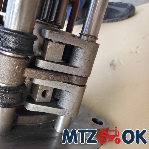 Кронштейн опоры промежуточной (пр-во Китай) 72-2209011 Кронштейн опоры промежуточной (пр-во Китай) 72-2209011