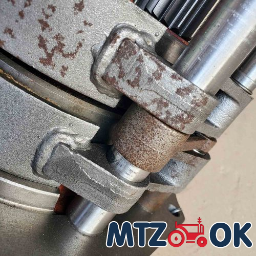 Кронштейн опоры промежуточной (пр-во Китай) 72-2209011 Кронштейн опоры промежуточной (пр-во Китай) 72-2209011