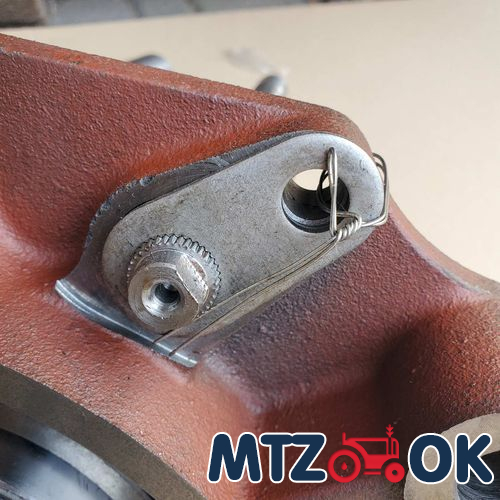 Кронштейн опоры промежуточной (пр-во Китай) 72-2209011 Кронштейн опоры промежуточной (пр-во Китай) 72-2209011