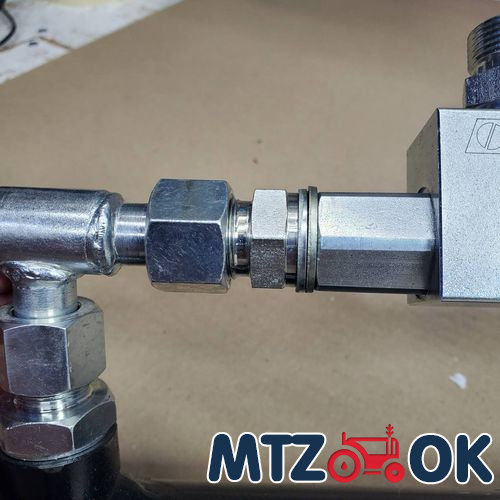 Гидроцилиндр МТЗ 1-но сторон. ЦС 80-50-300.550 ВТ22 с гидрозамком VBPDE 1/2 Гидроцилиндр МТЗ 1-но сторон. ЦС 80-50-300.550 ВТ22 с гидрозамком VBPDE 1/2