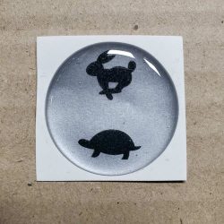 Наклейка КПП на приборную панель (малая) МТЗ-920/952 синхронная (5х8см)