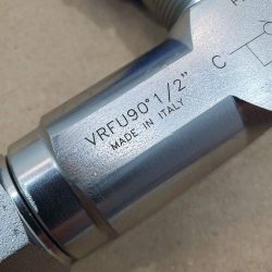 Фара LED квадратна 48W 16 ламп (110х125х20) 10-30V 6000K (узкий радиатор) (Китай) 2950 Фара LED квадратна 48W 16 ламп (110х125х20) 10-30V 6000K (узкий радиатор) (Китай) 2950